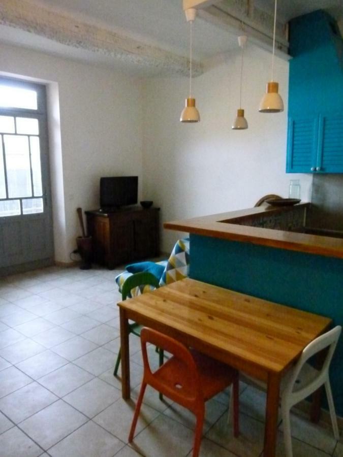 Appartement Au Pied Du Gardon. เรอมูแล็งส์ ภายนอก รูปภาพ