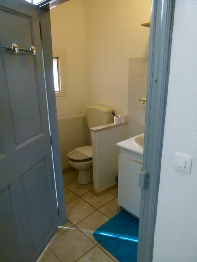 Appartement Au Pied Du Gardon. เรอมูแล็งส์ ภายนอก รูปภาพ